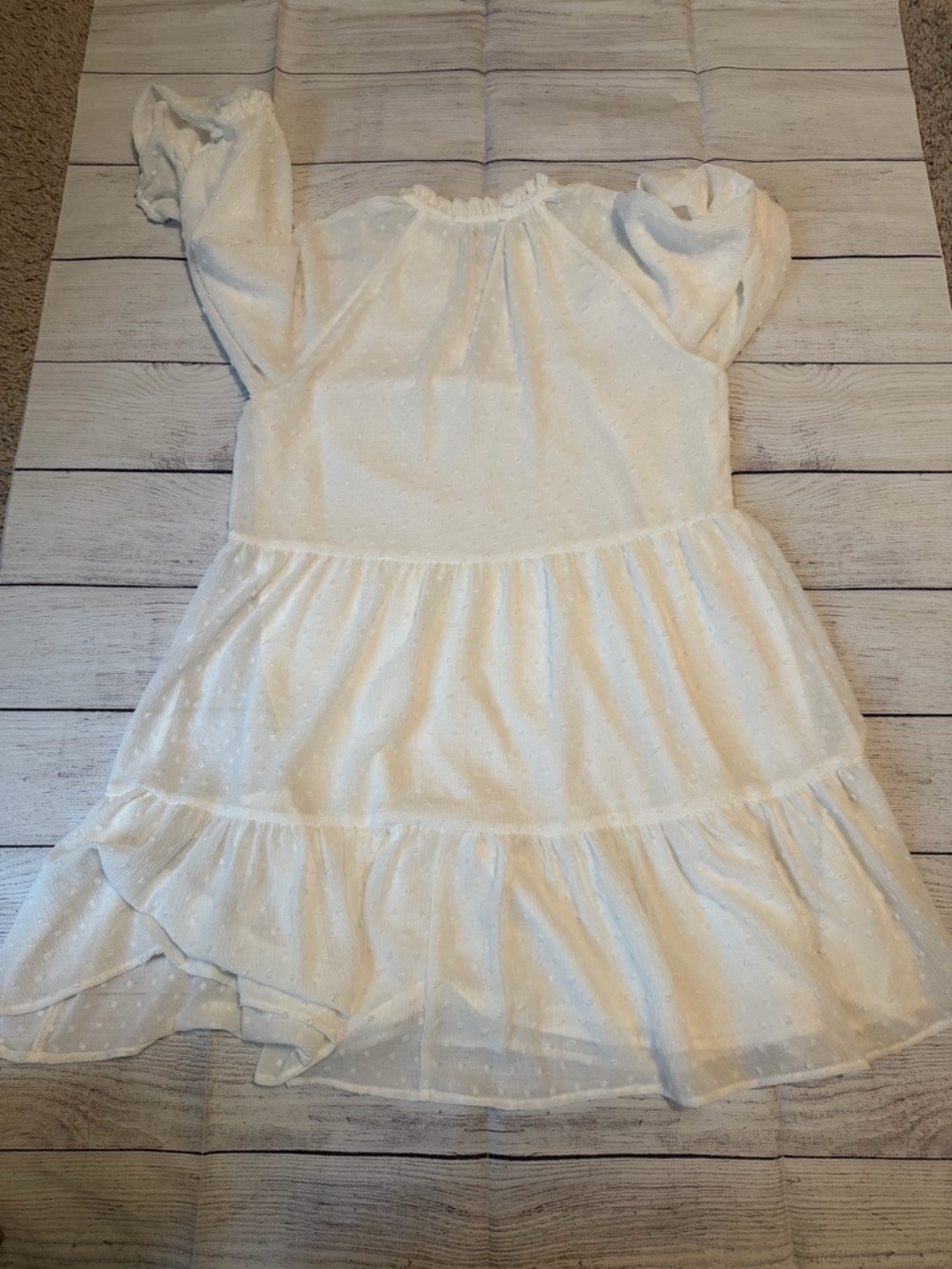 Women's CeCe White Swiss Dot Peasant Dress - Picture 6 of 7
